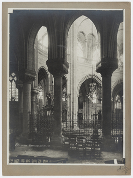 Vorschaubild Mantes: Kathedrale, Inneres, Chorumgang. Foto von Séraphin-Médéric Mieusement, 1885, Nr. 6488